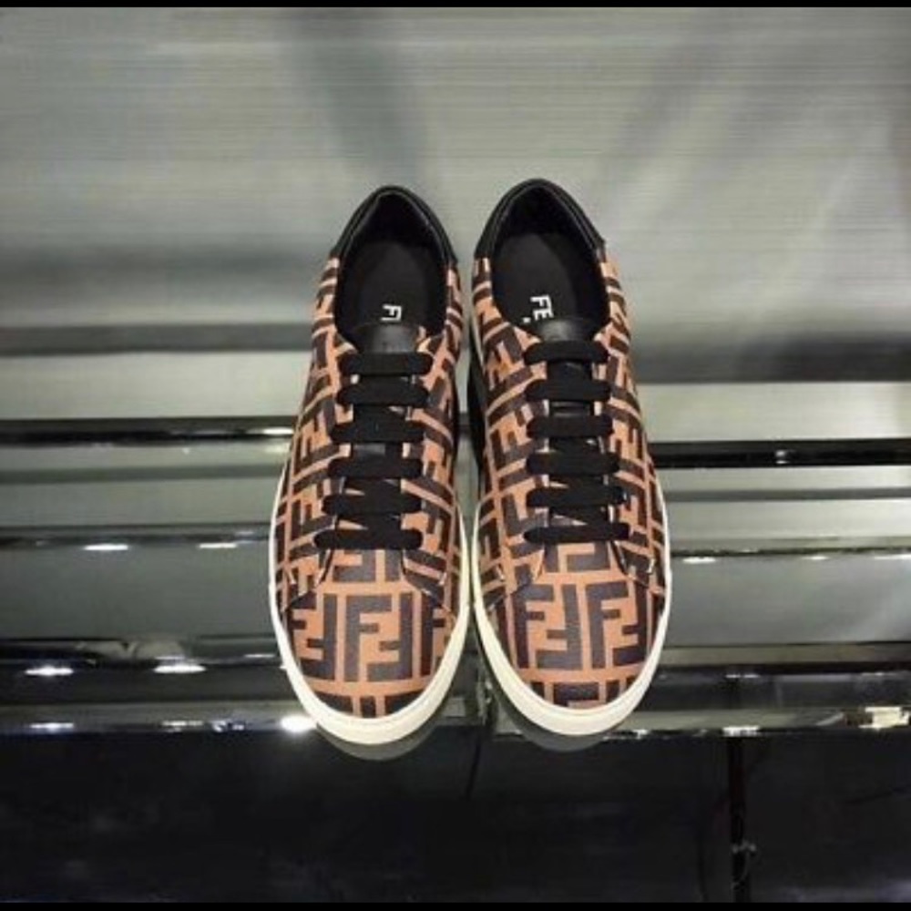 Fendi Men’s Sneakers FF logo Size 9